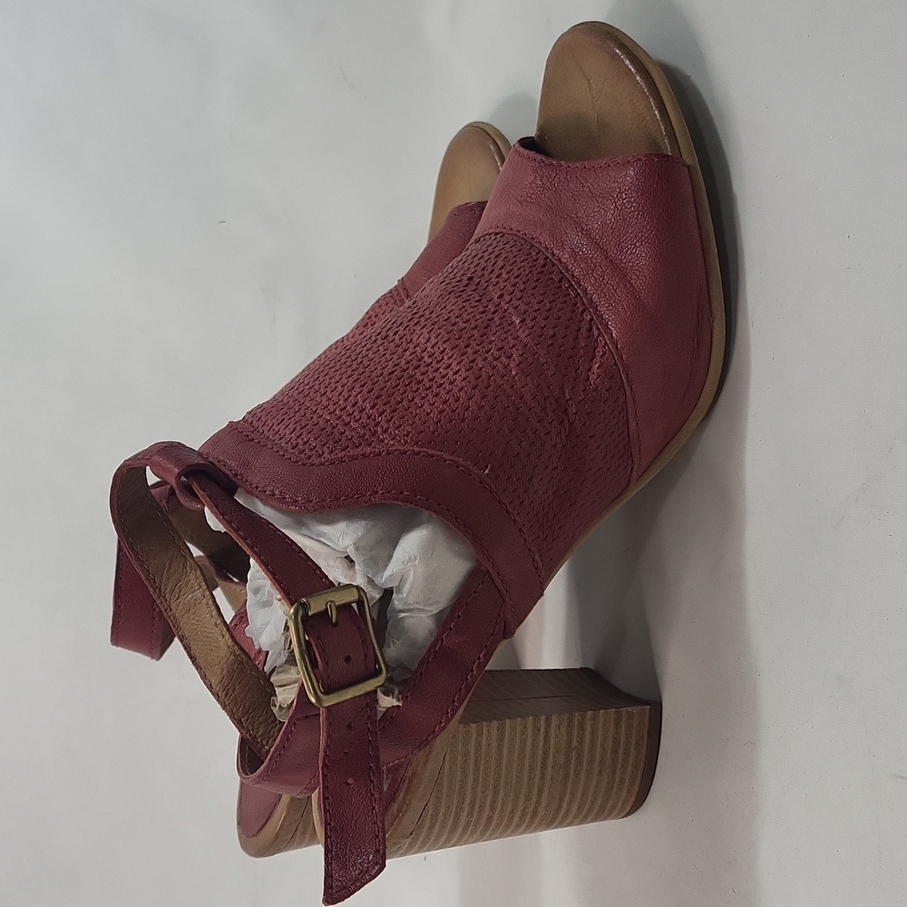 Miz Mooz Shiloh Peep Toe Ankle Strap Sandals Size 40
